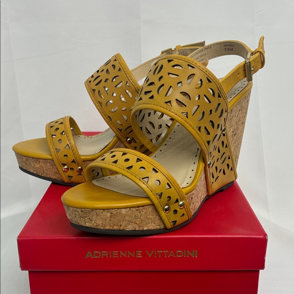 Leather Adrienne Vittadini Countiss Wedge Shoes - Size 5.5